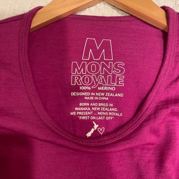 Mons Royale Merino Wool Women’s Base Layer Top – Magenta, Size M - Picture 2 of 4